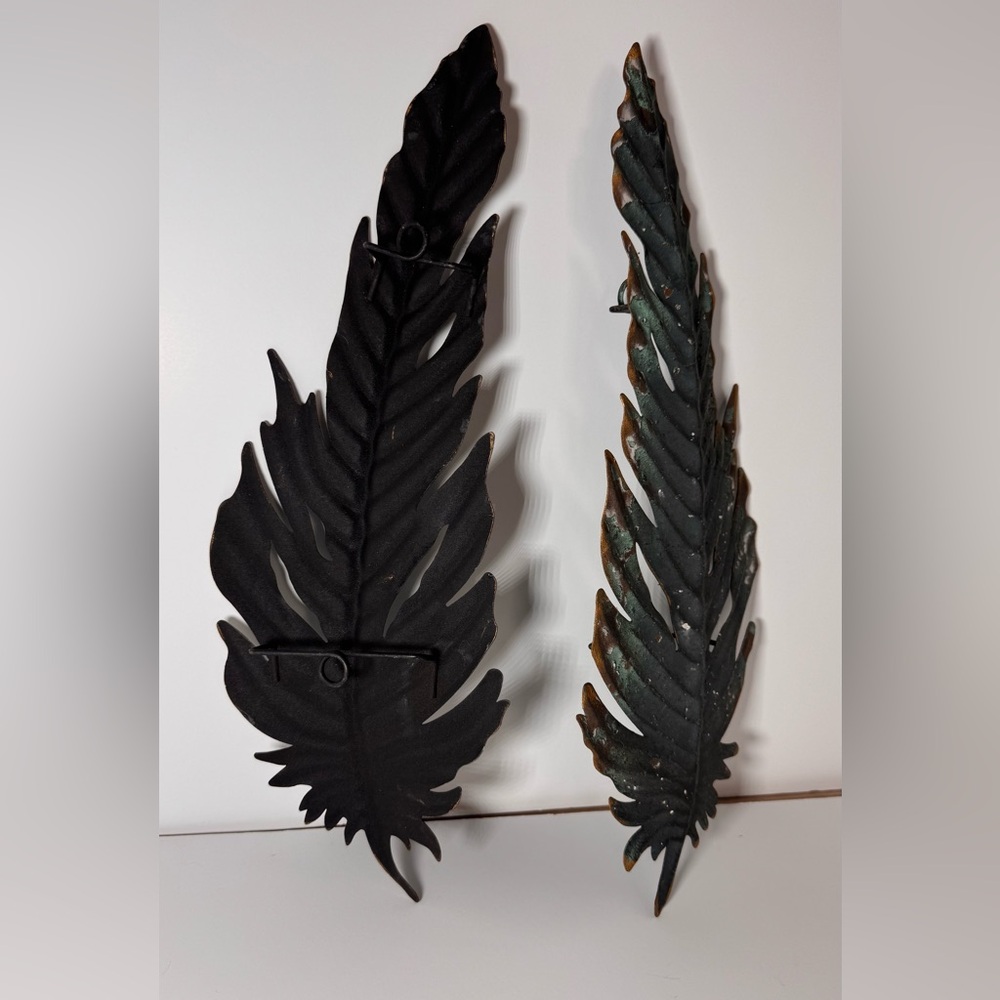 Wall Art Turquoise Feathers (2) Metal Accent Hangers On Back Preowned Pristine - Picture 4 of 6